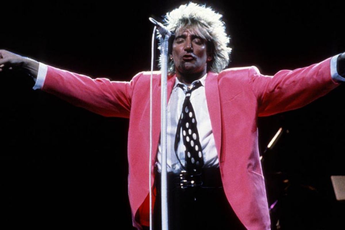 Rod Stewart vuelve a la escena musical con su álbum: Out of Order