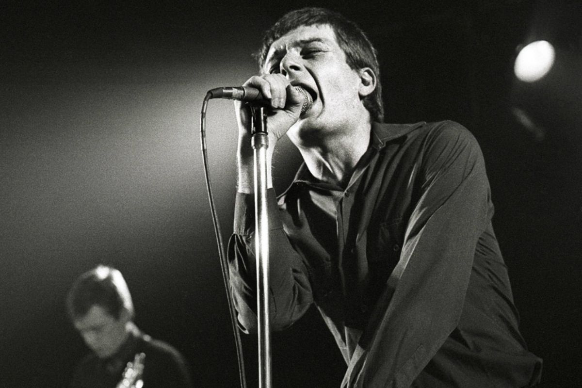 “El legado oscuro: La trágica vida y muerte de Ian Curtis, líder de Joy Division”