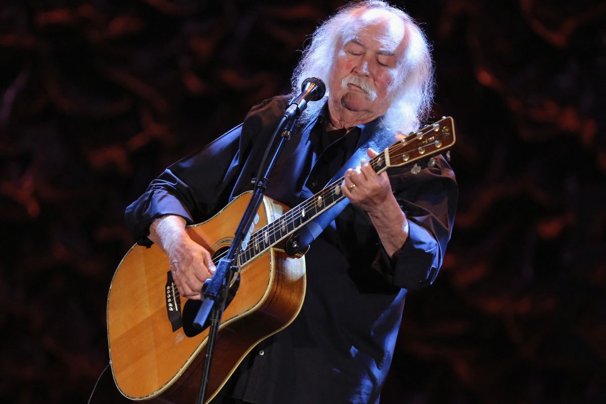 Nace David Crosby