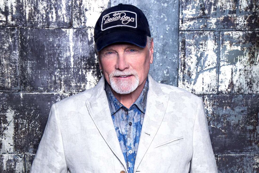 Nace Mike Love: Fundador de The Beach Boys