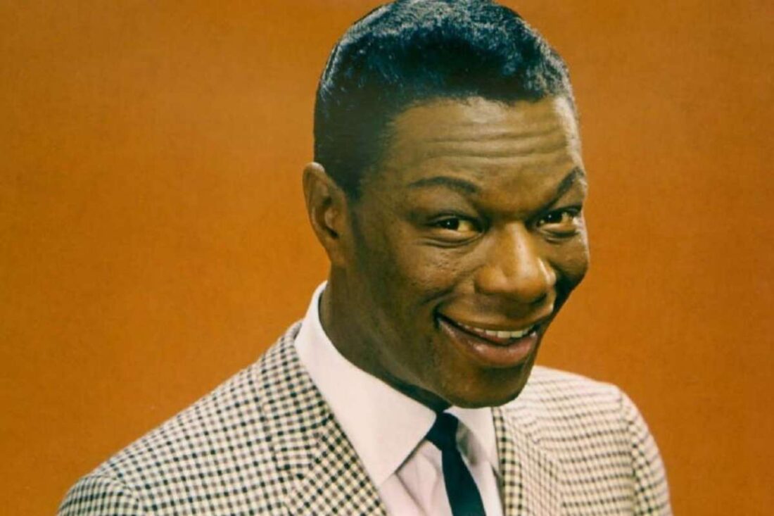 Nace Nat King Cole: Pionero del Jazz