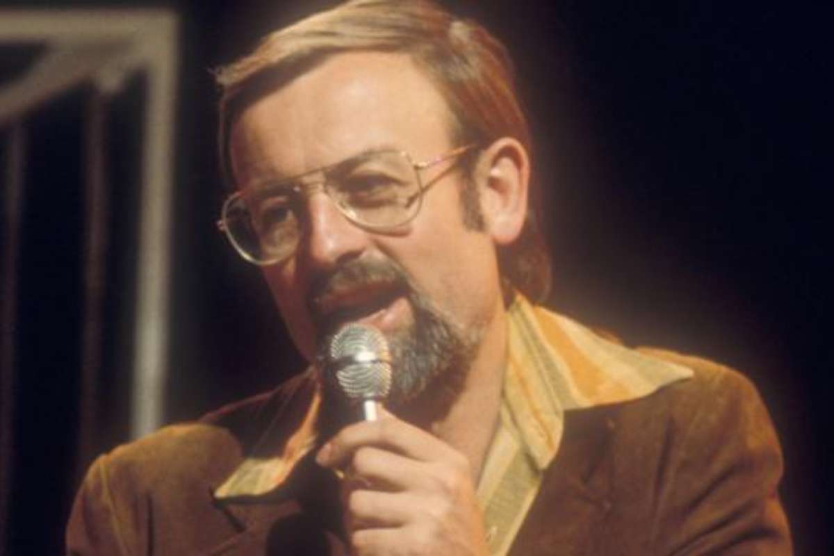 Nace Roger Whittaker: La voz del folk internacional