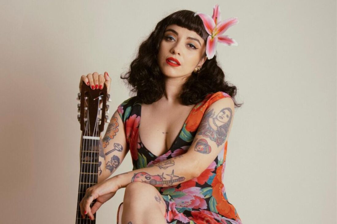 Nace Mon Laferte