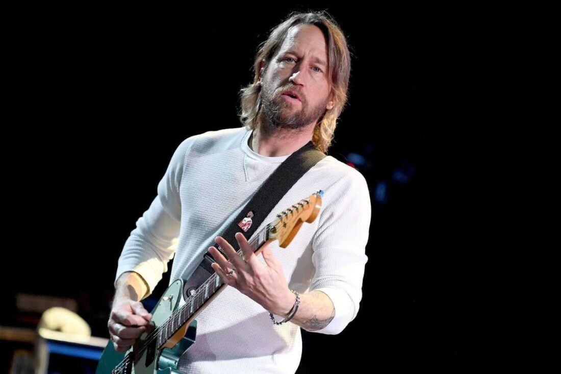 Nace Chris Shiflett: Guitarrista de Foo Fighters