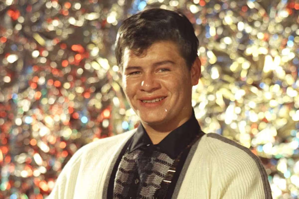 Nace Ritchie Valens: Pionero del rock and roll en español