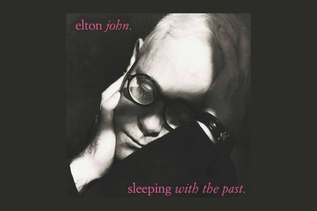 Elton John lanza su disco Sleeping With the Past